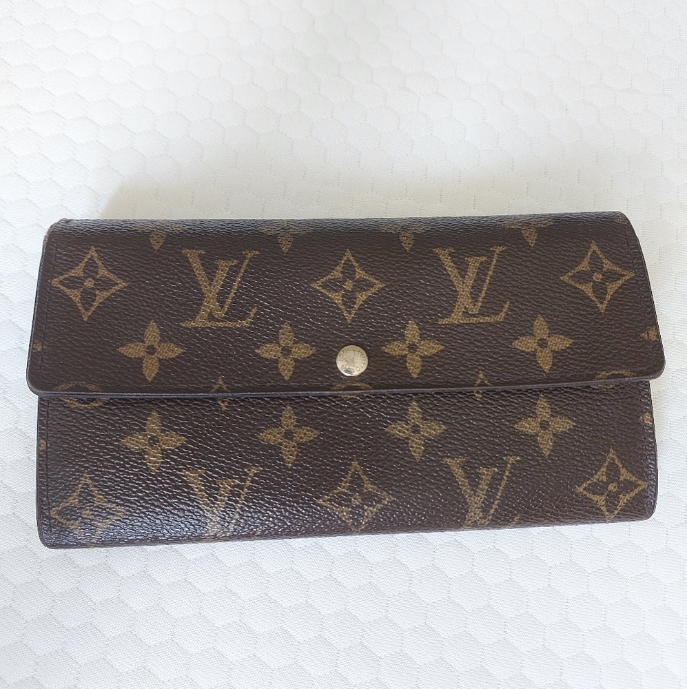 Authentic Louis Vuitton Monogram Portefeuille International Wallet